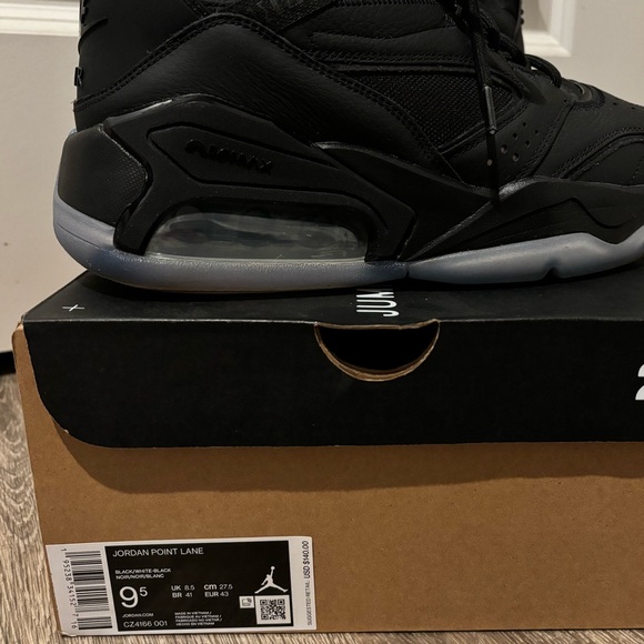 Jordans: Jumpman point lane in Black - Picture 4 of 7